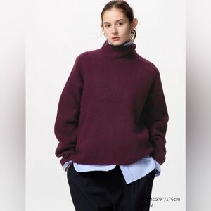 NWT UNIQLO Souffle Yarn Mock Neck Knit Wine  sz M  WOOL BLEND
